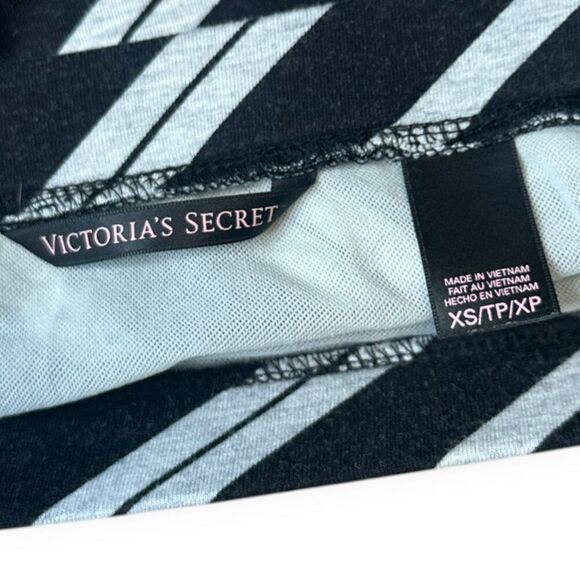 VICTORIA’S SECRET Women’s Black Heathered Gray Diagonal Striped Ruched Mini Skir - Picture 3 of 4